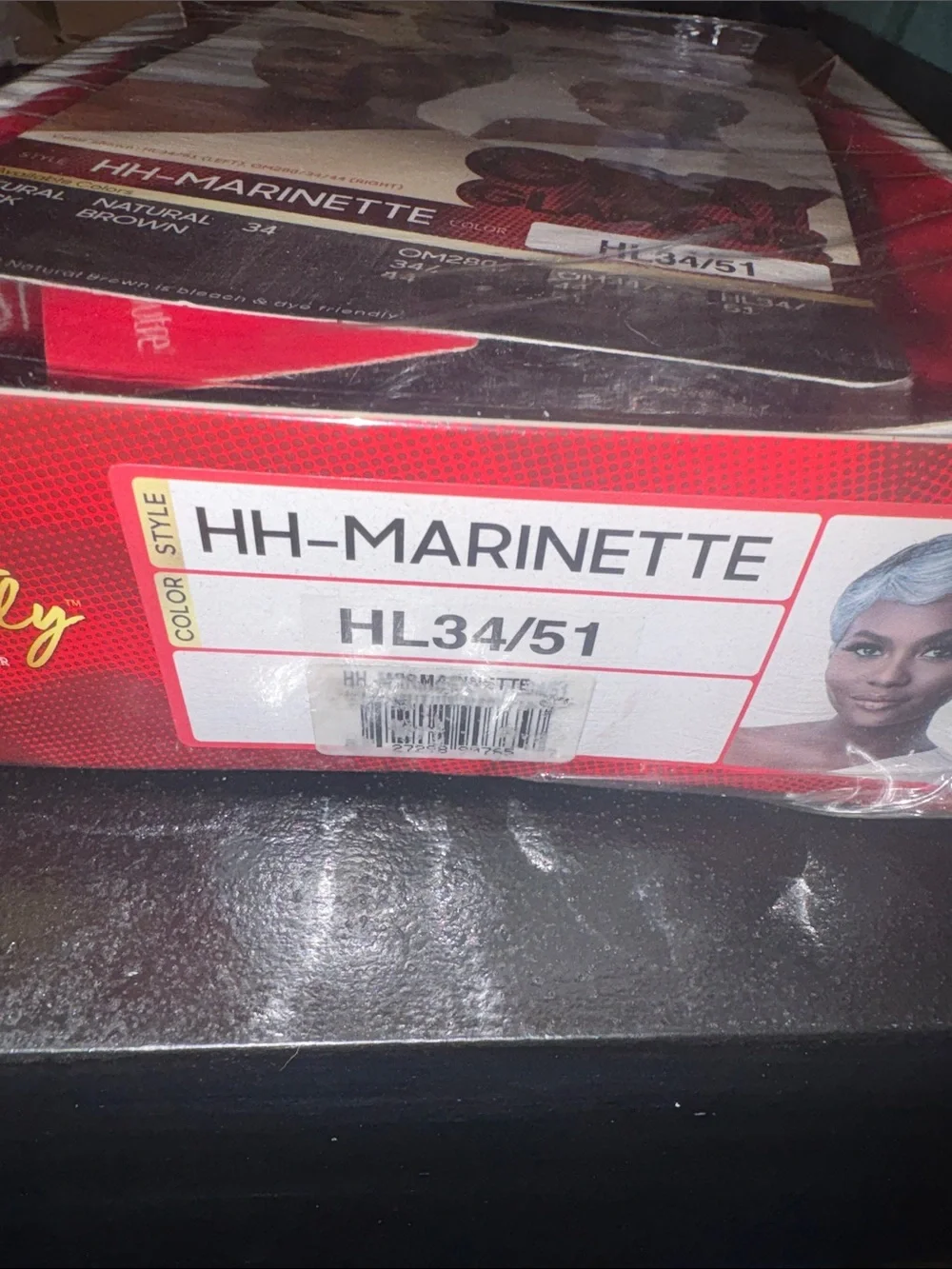 Outre Fab & Fly HH-Marinette Short Wig in Gray Glamour (HL34/51)